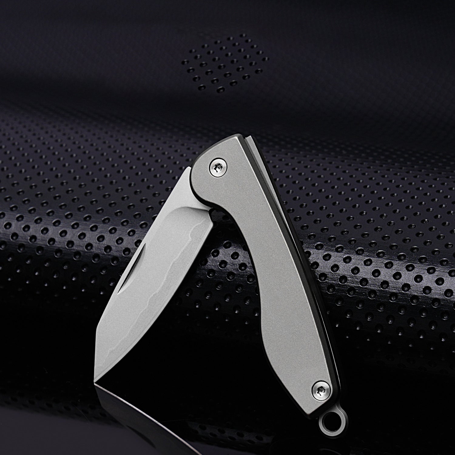 Mini Folding Titanium Utility Knife Portable Pocket Knife Camping Food Processing Food Construction Repair Outdoor Equipment Keychain Mouth